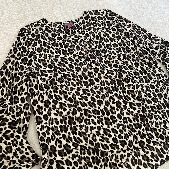 Vince Camuto Faux Wrap Bell Sleeve Animal Print Blouse Top 2X - Picture 3 of 8